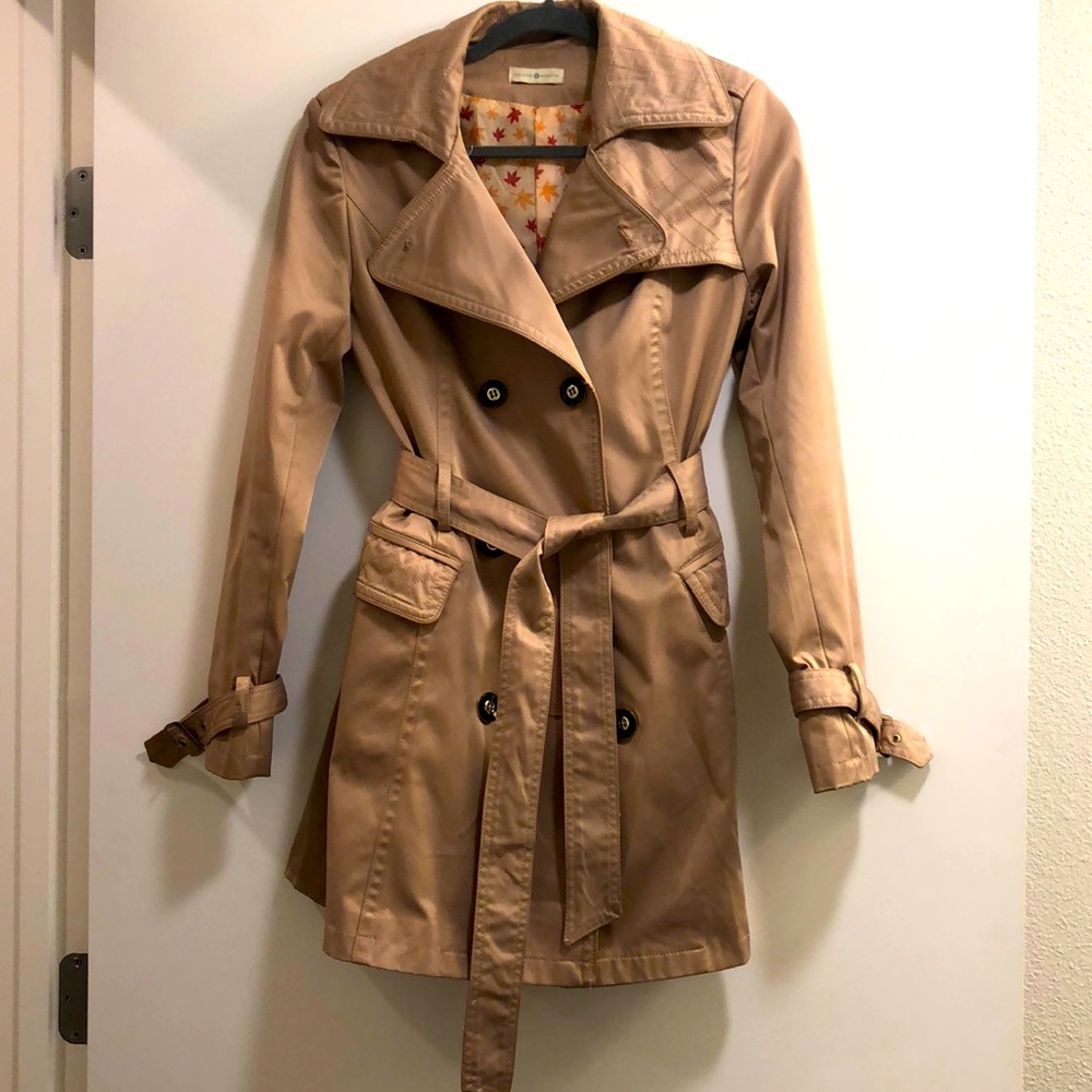 Trench coat, size S color tan.
